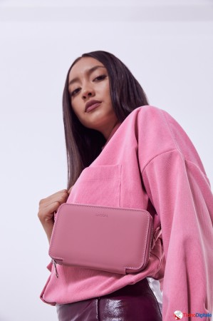 Borsa a tracolla con Powerbank integrata Rosa