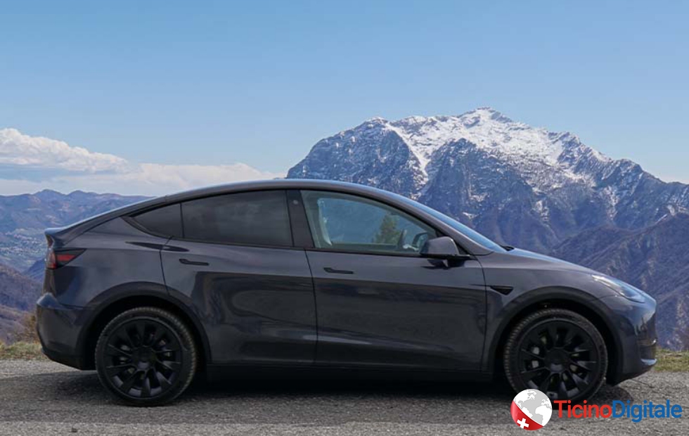 Noleggio Tesla Model Y Long Range